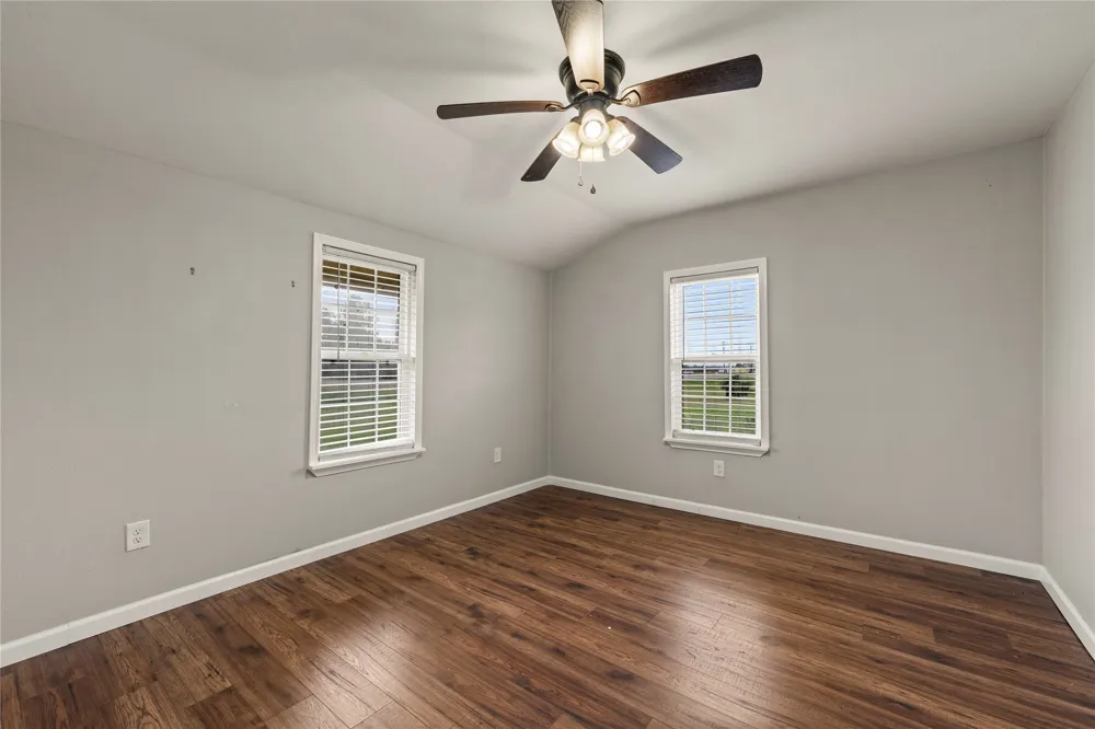 1305 S Robinson Drive Robinson, TX 76706
