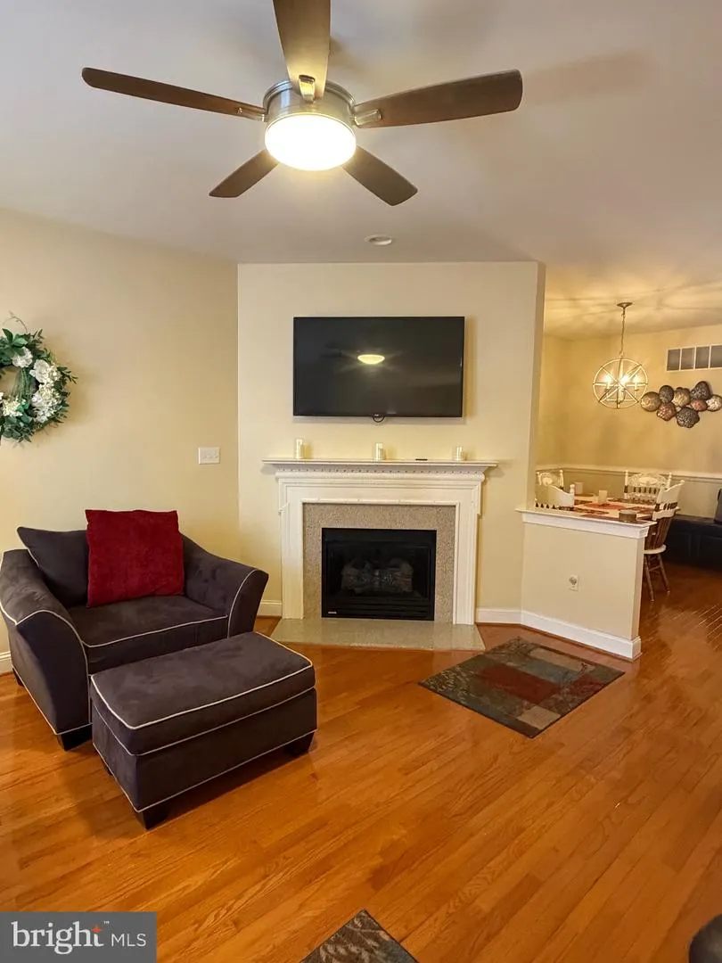 53 HOAG LANE Aston, PA 19014
