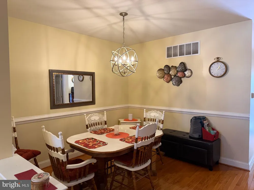 53 HOAG LANE Aston, PA 19014