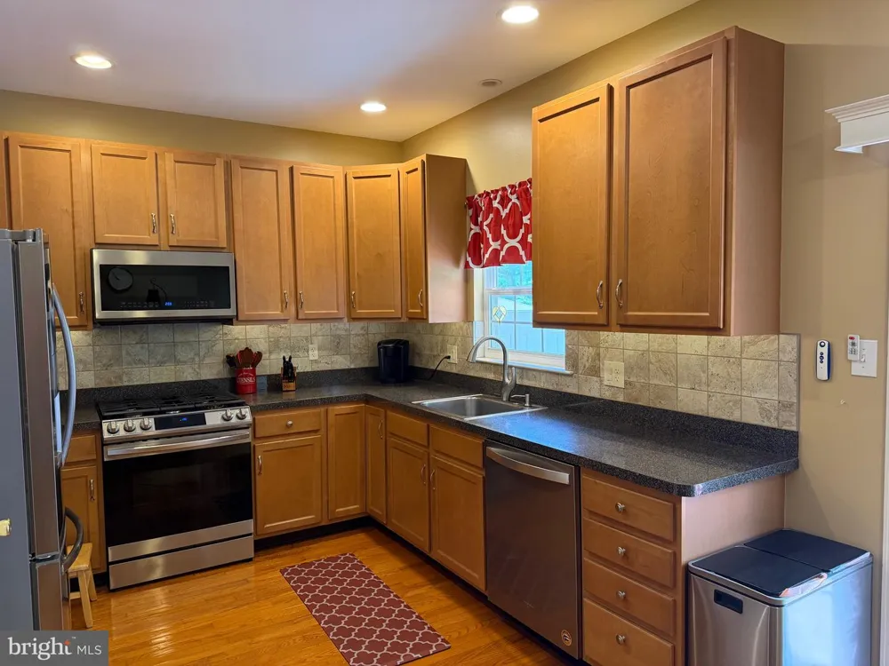 53 HOAG LANE Aston, PA 19014