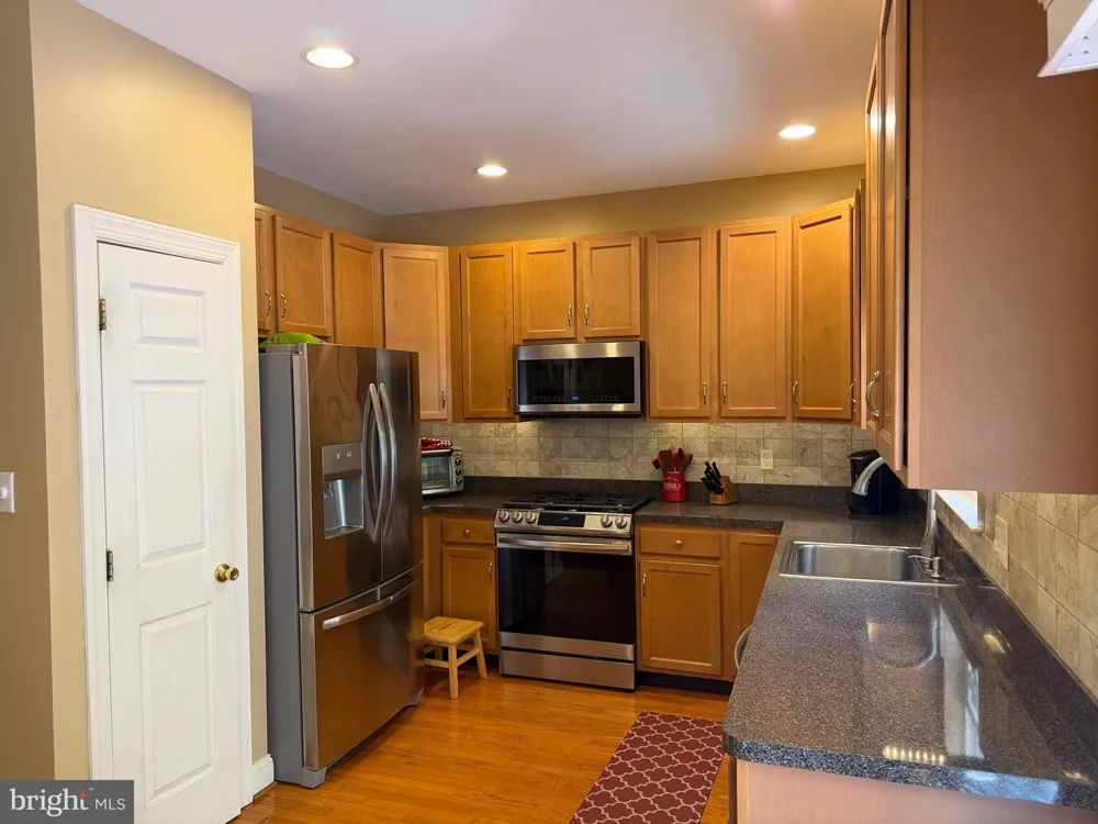 53 HOAG LANE Aston, PA 19014