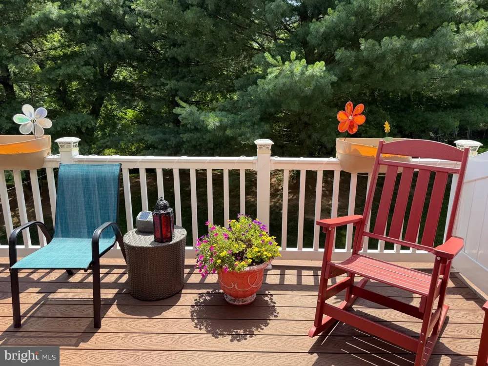 53 HOAG LANE Aston, PA 19014