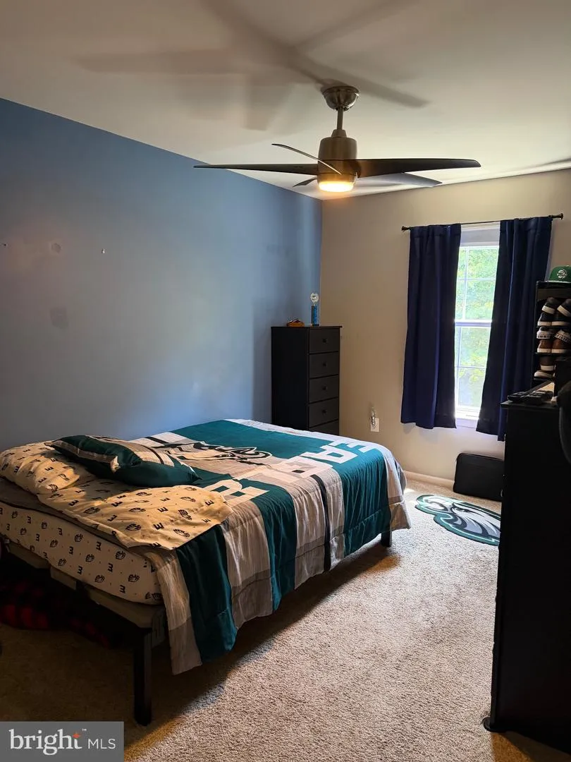 53 HOAG LANE Aston, PA 19014