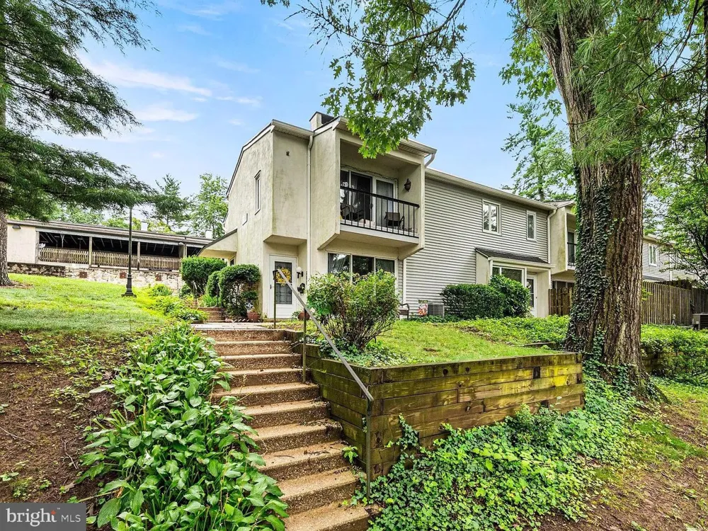 239 E CHELSEA CIRCLE Newtown Square, PA 19073