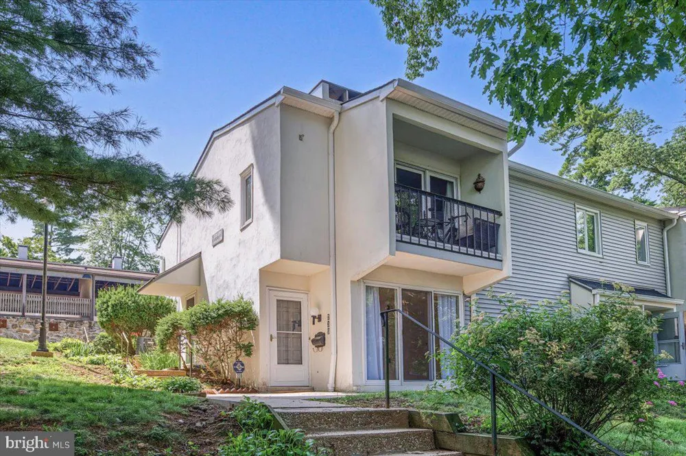 239 E CHELSEA CIRCLE Newtown Square, PA 19073