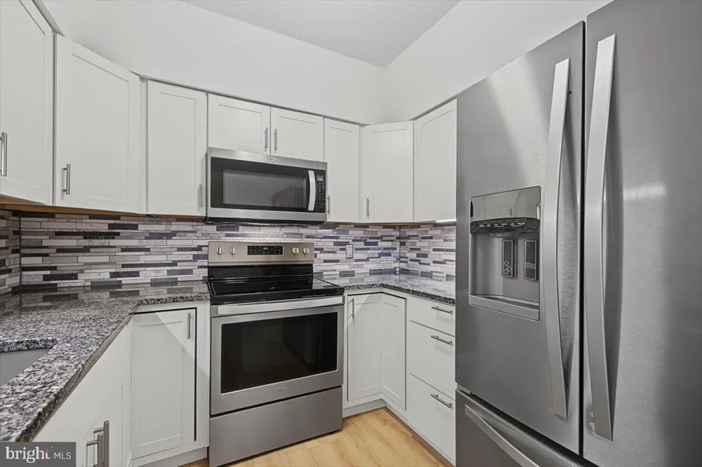 239 E CHELSEA CIRCLE Newtown Square, PA 19073