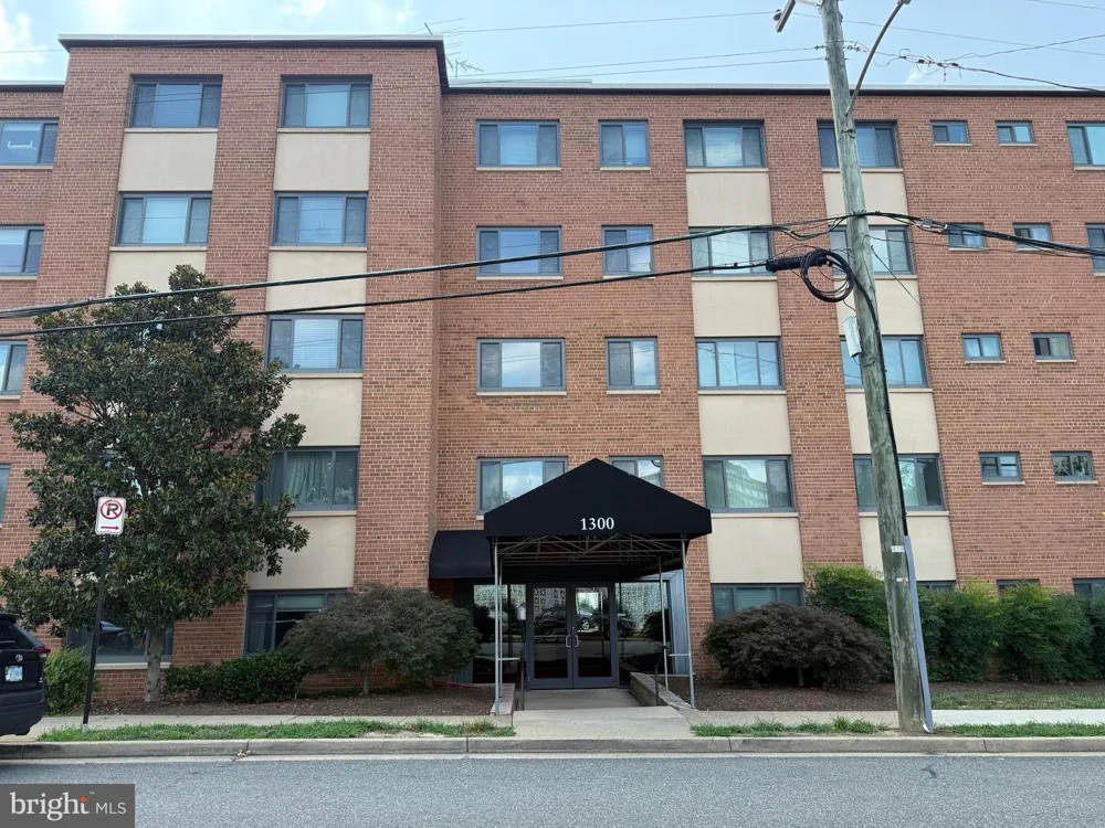 1300 S ARLINGTON RIDGE ROAD #512 Arlington, VA 22202