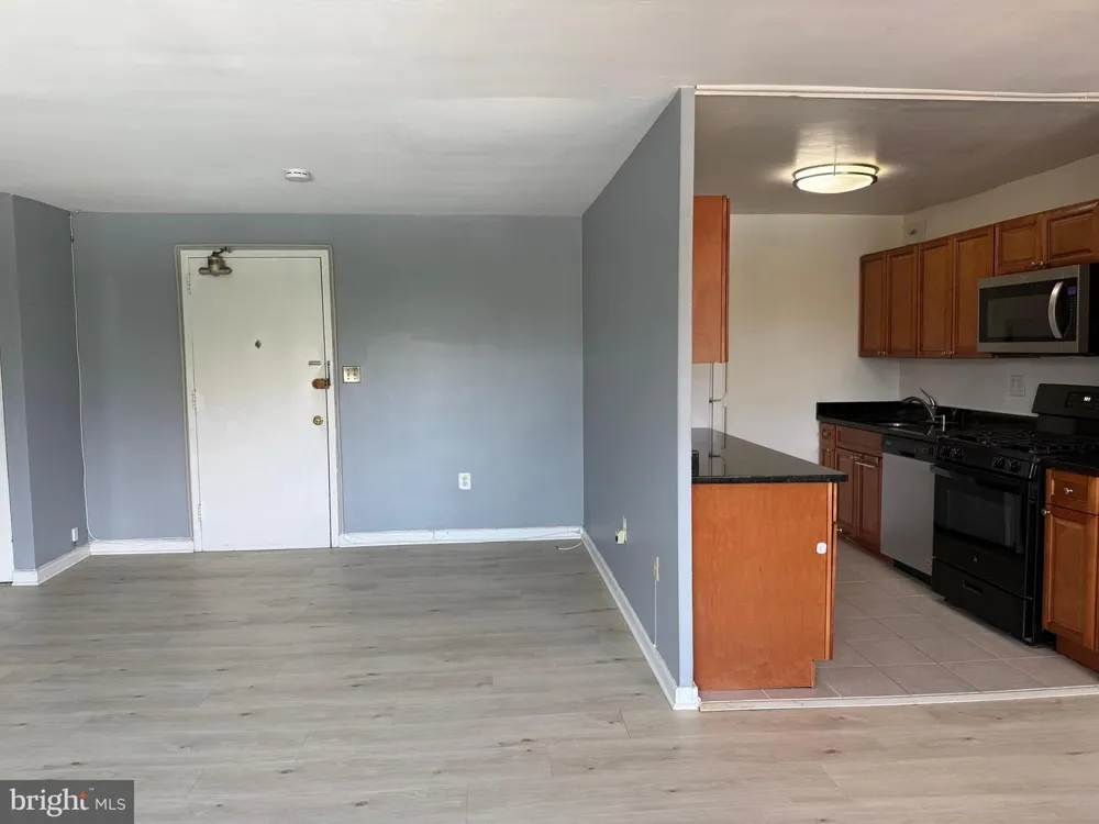 1300 S ARLINGTON RIDGE ROAD #512 Arlington, VA 22202
