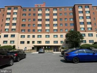 1300 S ARLINGTON RIDGE ROAD #512 Arlington, VA 22202