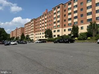 1300 S ARLINGTON RIDGE ROAD #512 Arlington, VA 22202