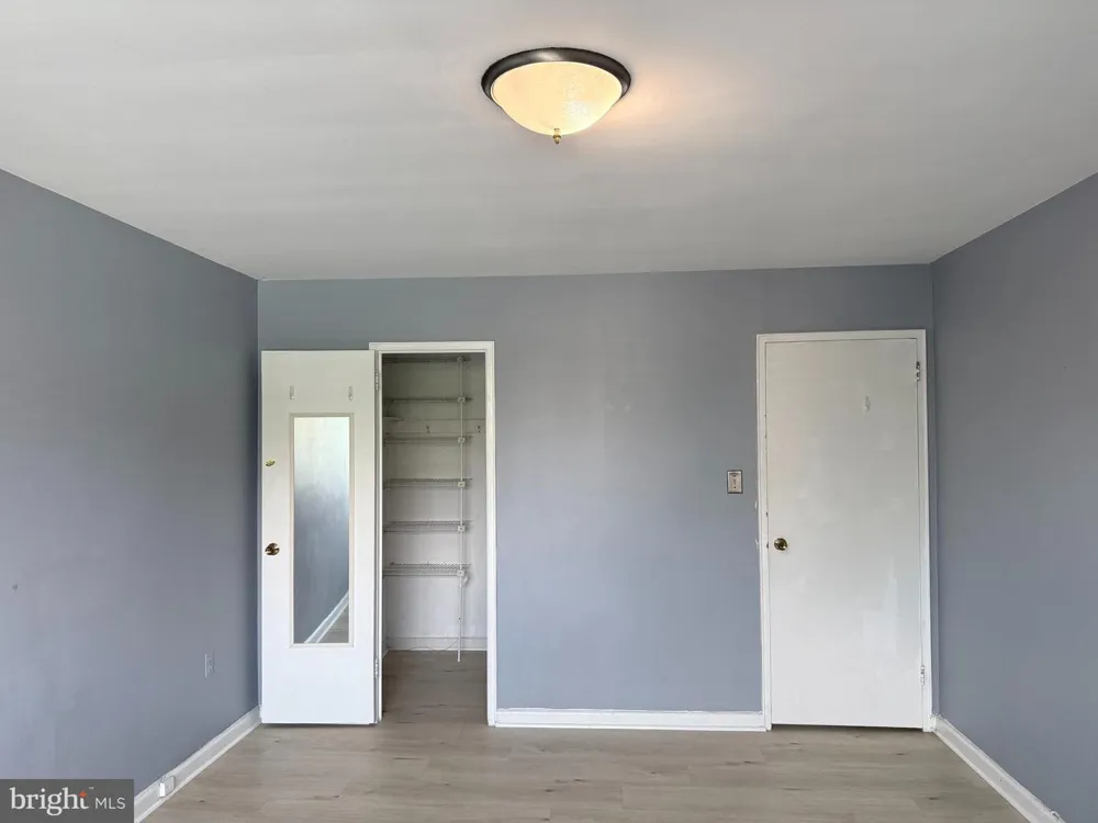 1300 S ARLINGTON RIDGE ROAD #512 Arlington, VA 22202