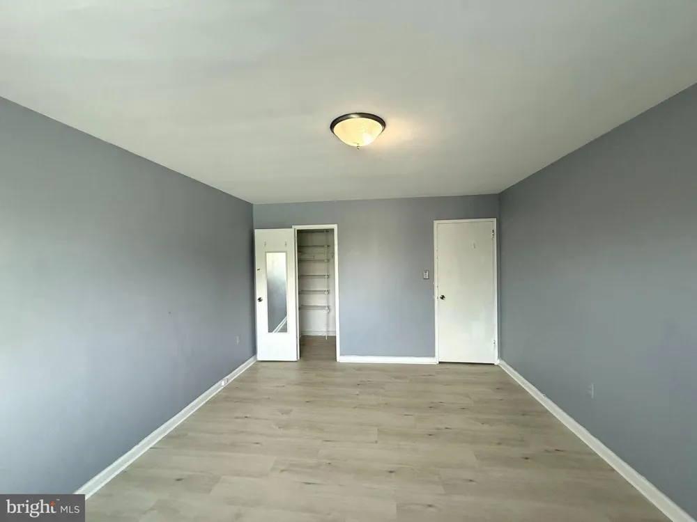 1300 S ARLINGTON RIDGE ROAD #512 Arlington, VA 22202
