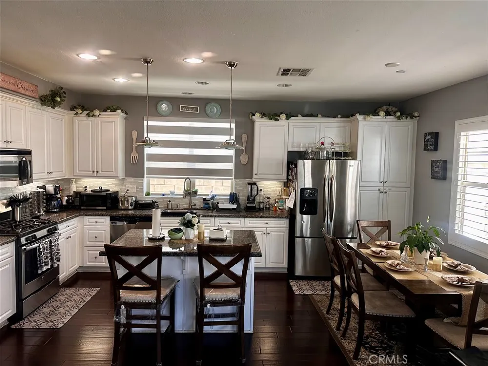 21881 Propello Saugus, CA 91350