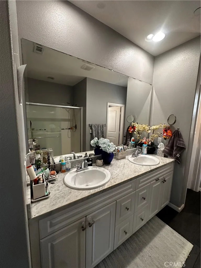21881 Propello Saugus, CA 91350