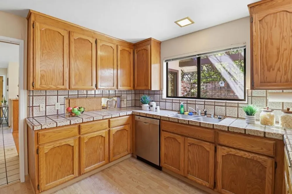 701 Christine Drive Palo Alto, CA 94303