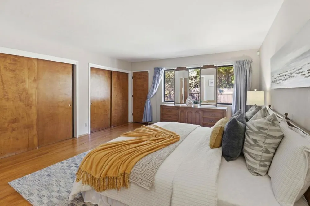 701 Christine Drive Palo Alto, CA 94303