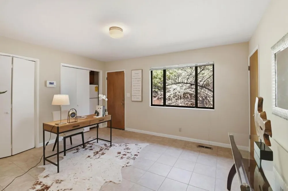 701 Christine Drive Palo Alto, CA 94303