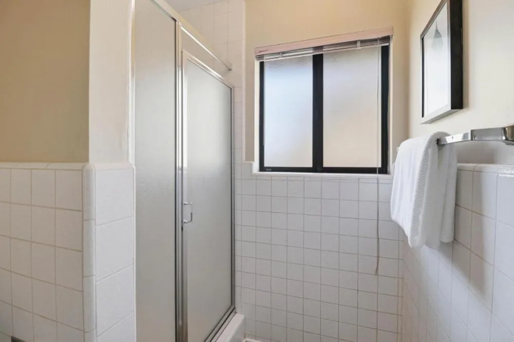 701 Christine Drive Palo Alto, CA 94303
