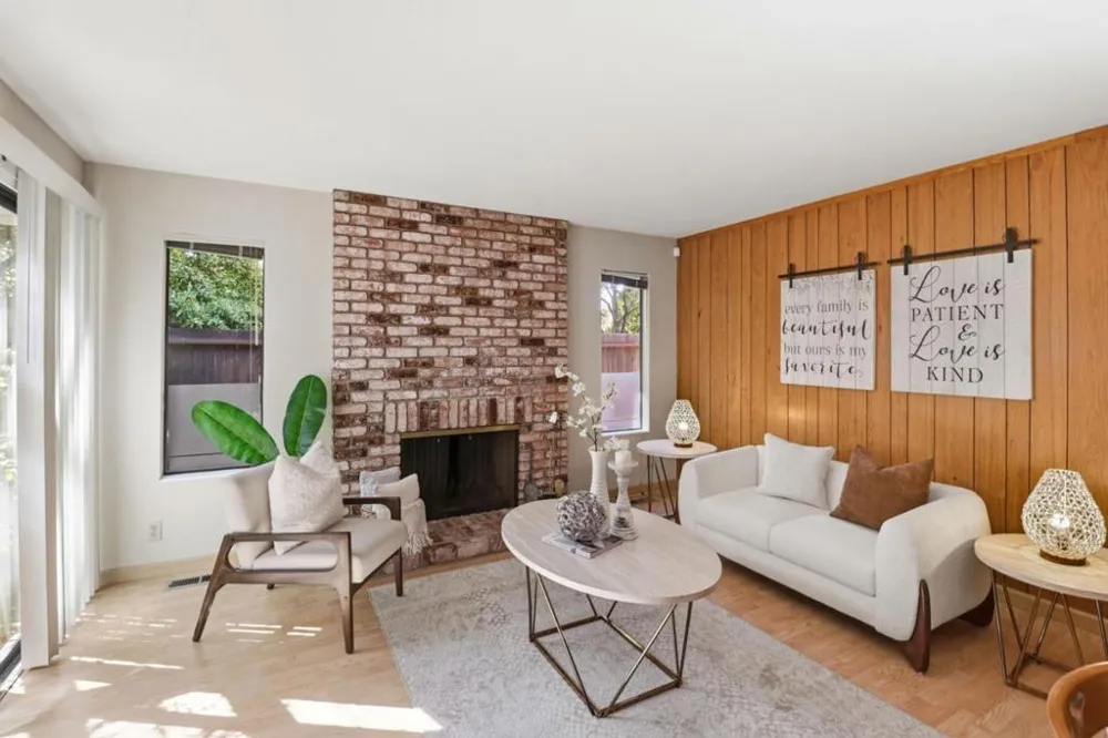 701 Christine Drive Palo Alto, CA 94303