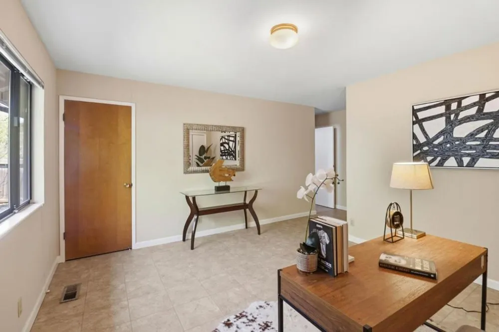 701 Christine Drive Palo Alto, CA 94303