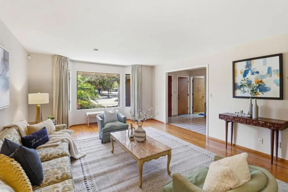 701 Christine Drive Palo Alto, CA 94303