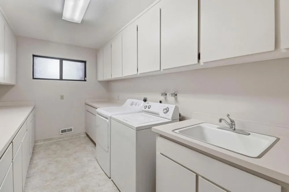 701 Christine Drive Palo Alto, CA 94303