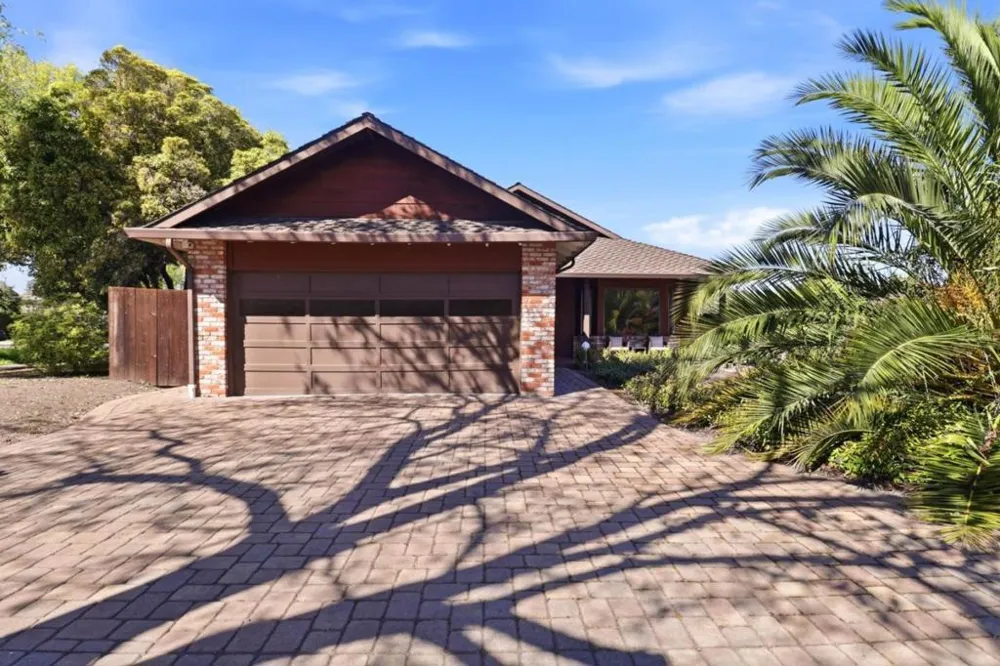 701 Christine Drive Palo Alto, CA 94303