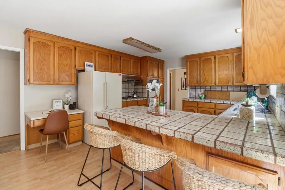 701 Christine Drive Palo Alto, CA 94303