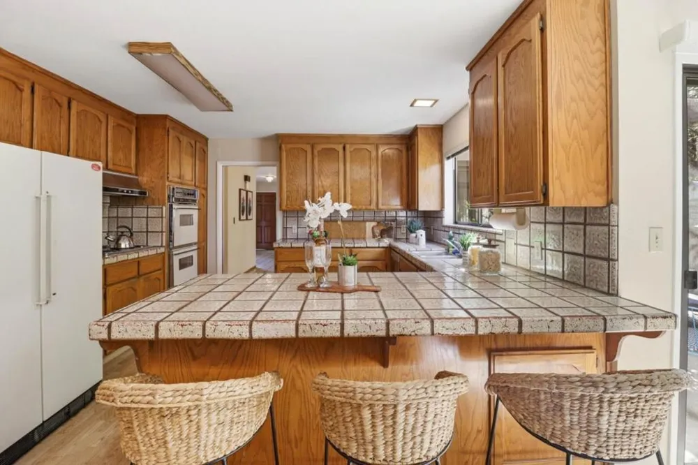 701 Christine Drive Palo Alto, CA 94303