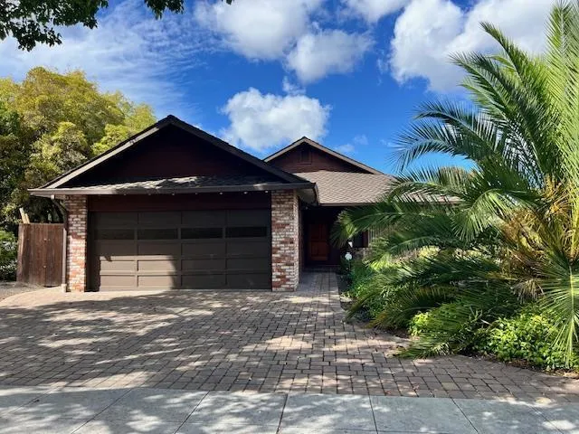 701 Christine Drive Palo Alto, CA 94303