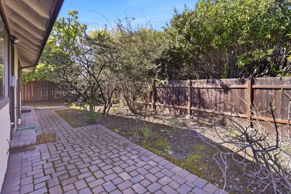 701 Christine Drive Palo Alto, CA 94303