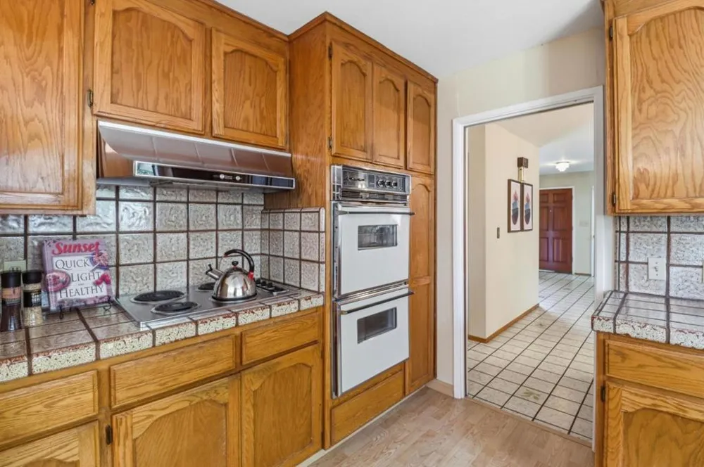 701 Christine Drive Palo Alto, CA 94303