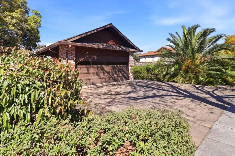 701 Christine Drive Palo Alto, CA 94303