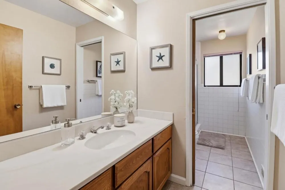 701 Christine Drive Palo Alto, CA 94303