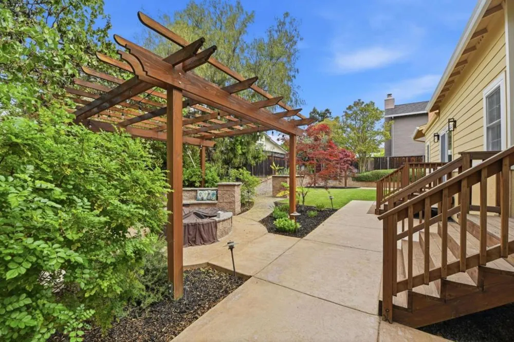 1129 Foxhurst Way San Jose, CA 95120