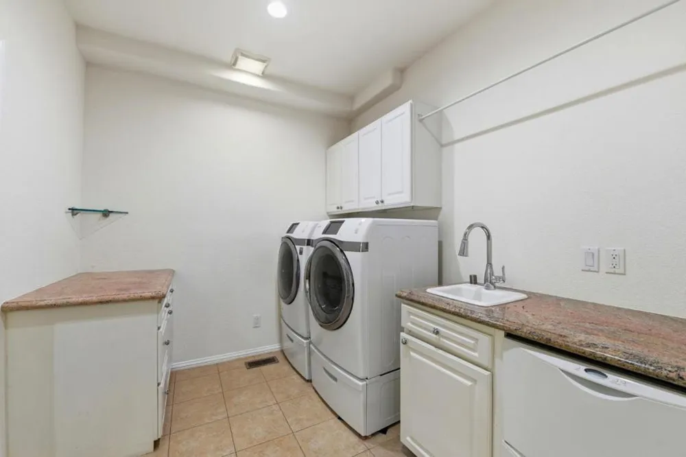 1129 Foxhurst Way San Jose, CA 95120