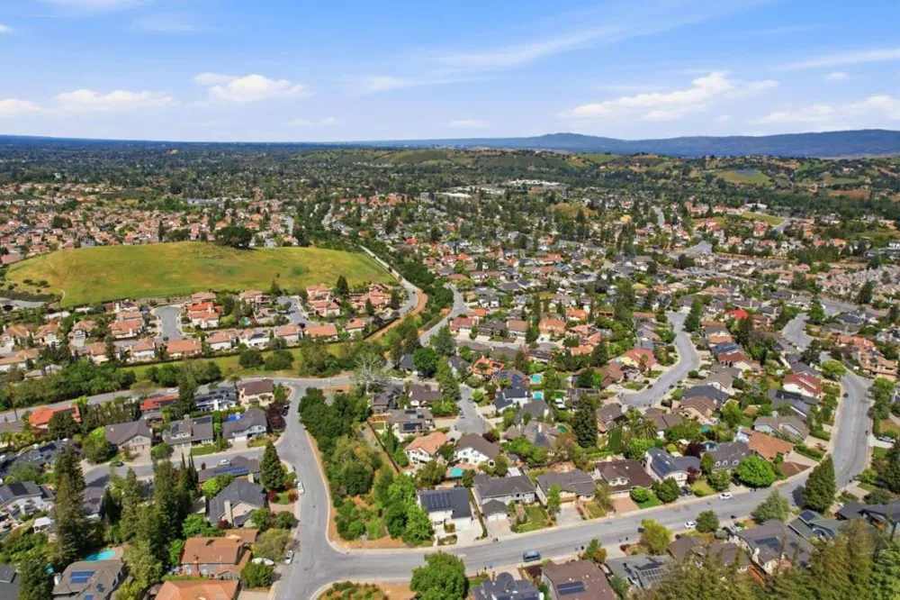 1129 Foxhurst Way San Jose, CA 95120