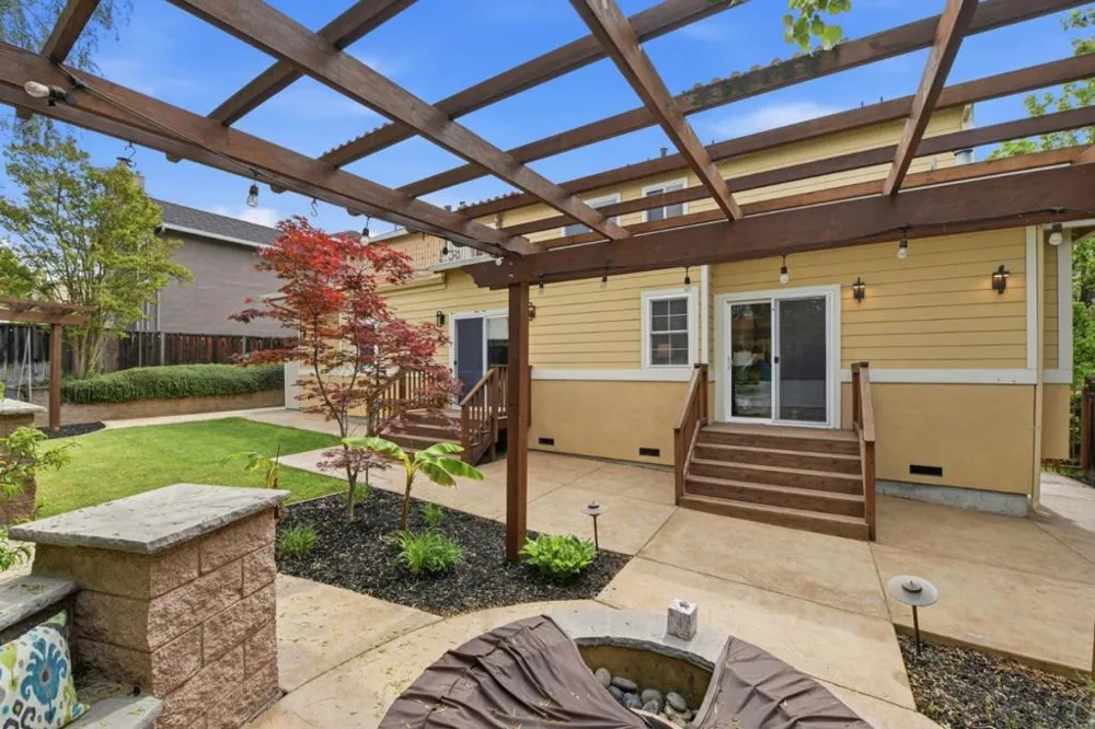 1129 Foxhurst Way San Jose, CA 95120
