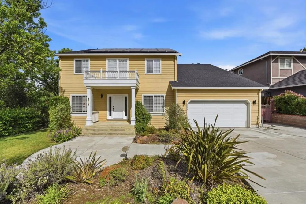 1129 Foxhurst Way San Jose, CA 95120