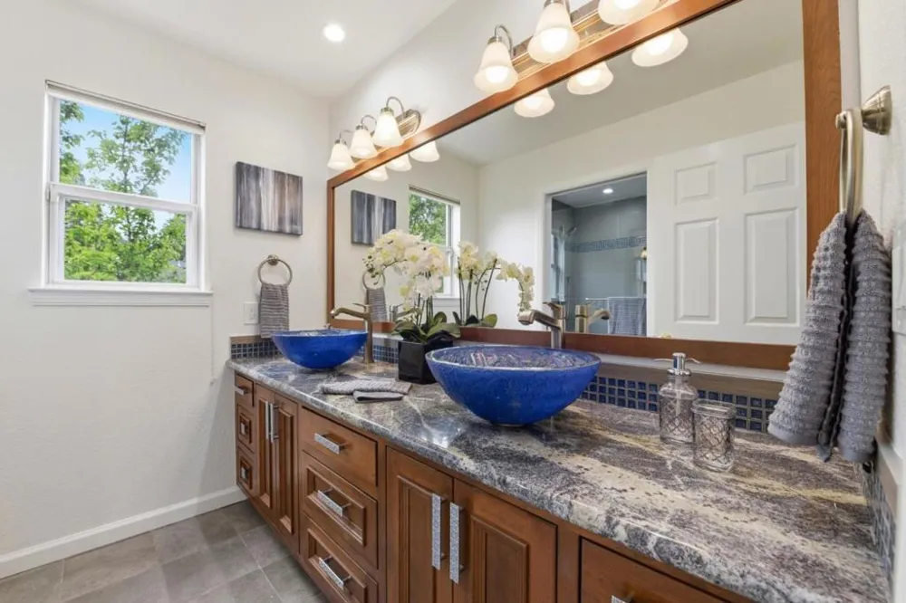 1129 Foxhurst Way San Jose, CA 95120