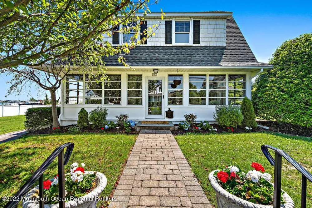 27 Shrewsbury Drive Monmouth Beach, NJ 07750