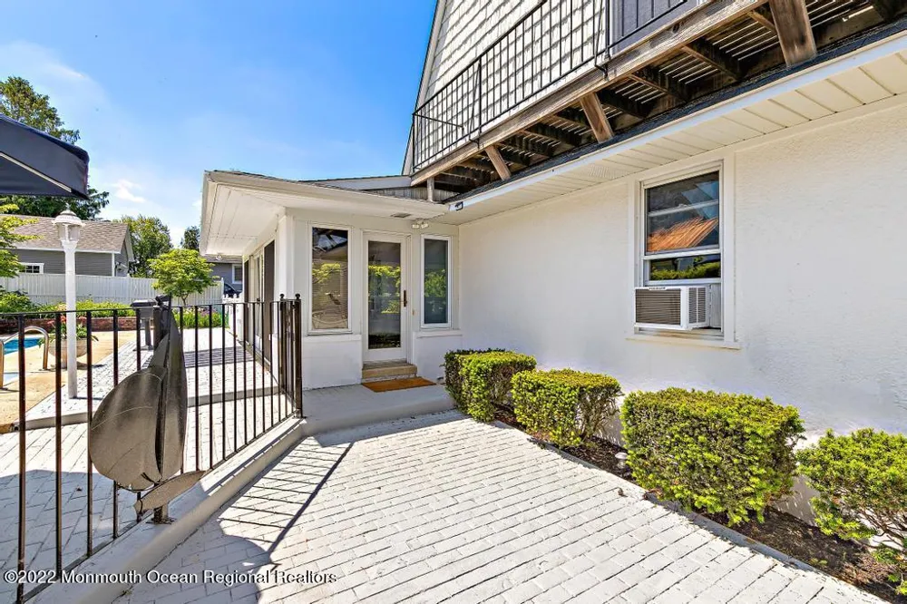 27 Shrewsbury Drive Monmouth Beach, NJ 07750