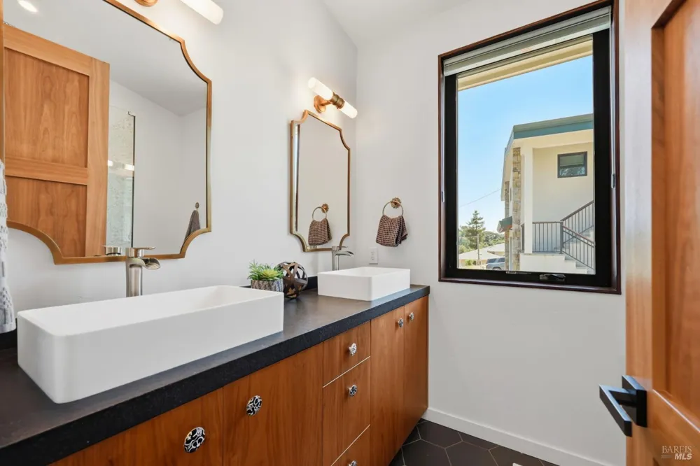 5363 Wilshire Drive Santa Rosa, CA 95404