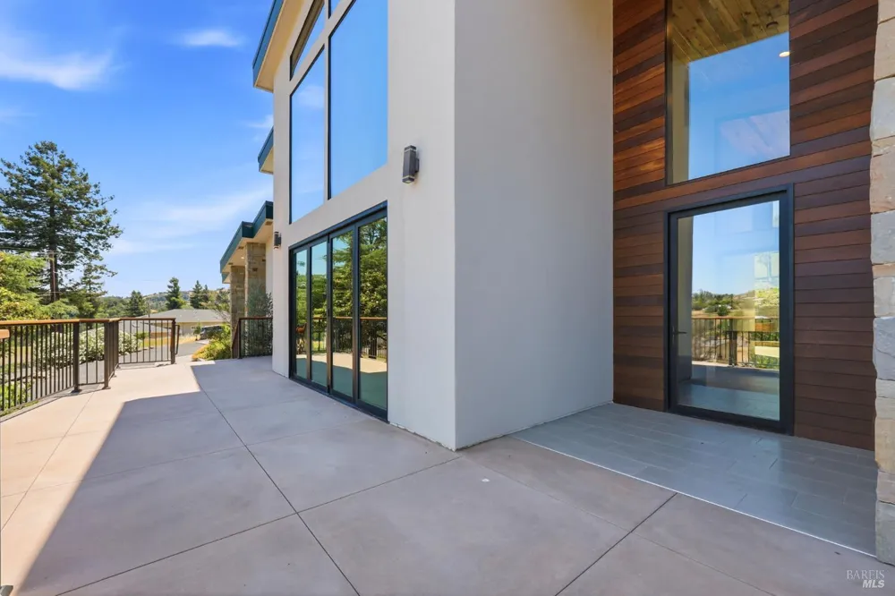 5363 Wilshire Drive Santa Rosa, CA 95404