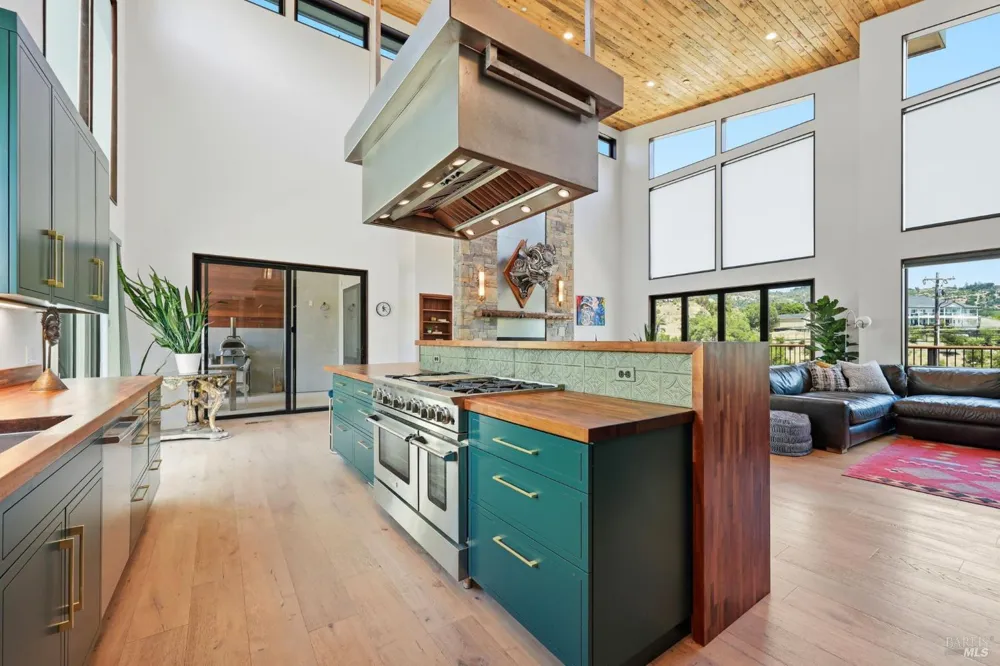 5363 Wilshire Drive Santa Rosa, CA 95404