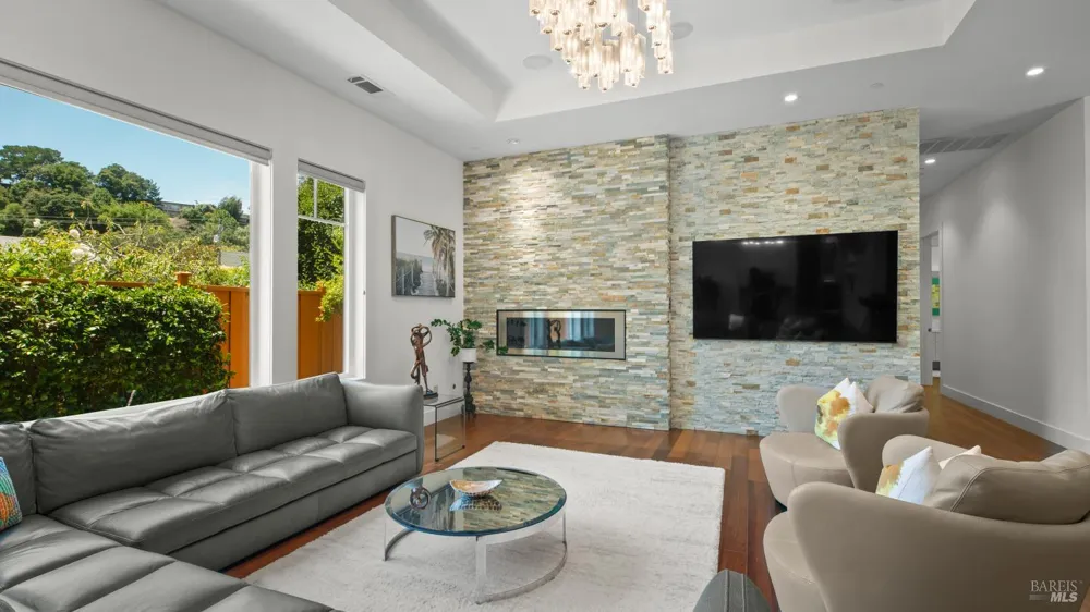21 Eye Street San Rafael, CA 94901