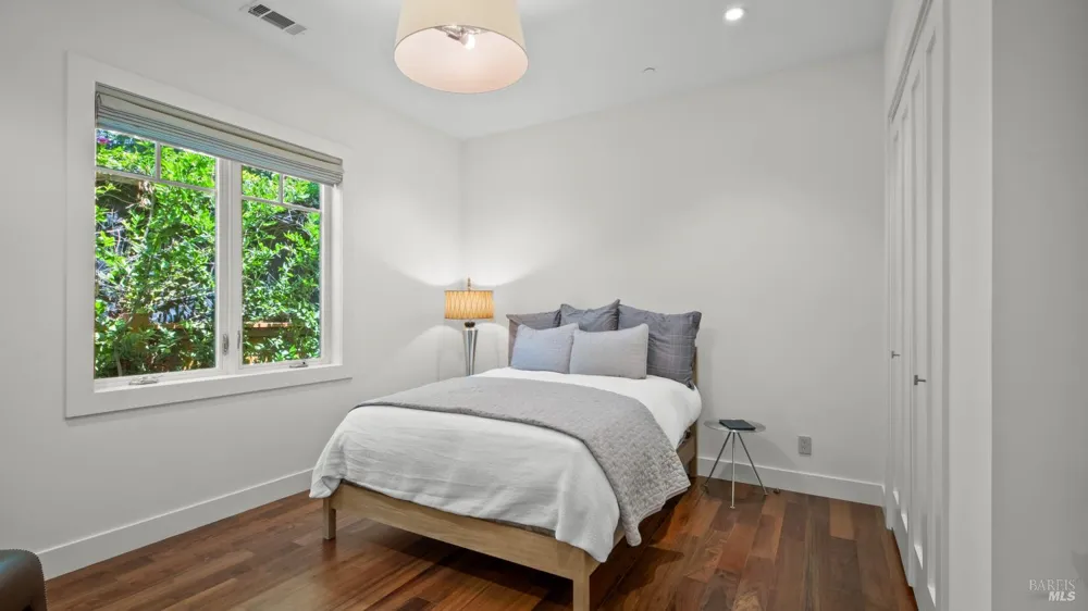 21 Eye Street San Rafael, CA 94901