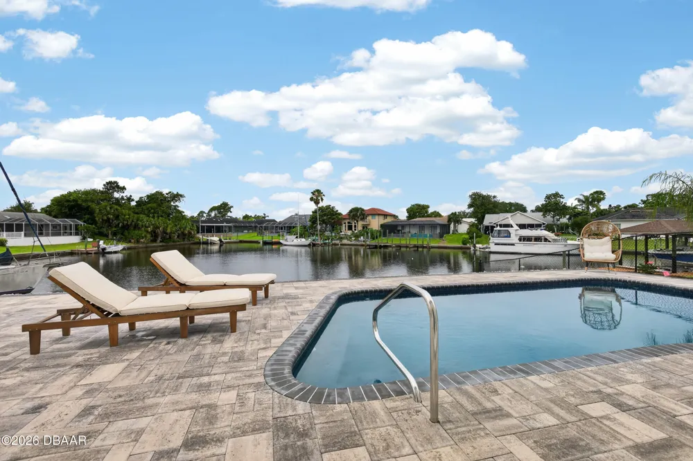 7 Chinook Court Palm Coast, FL 32137