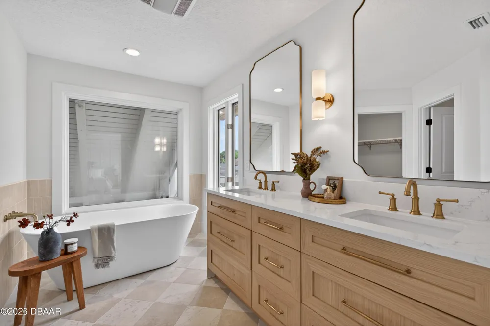 7 Chinook Court Palm Coast, FL 32137