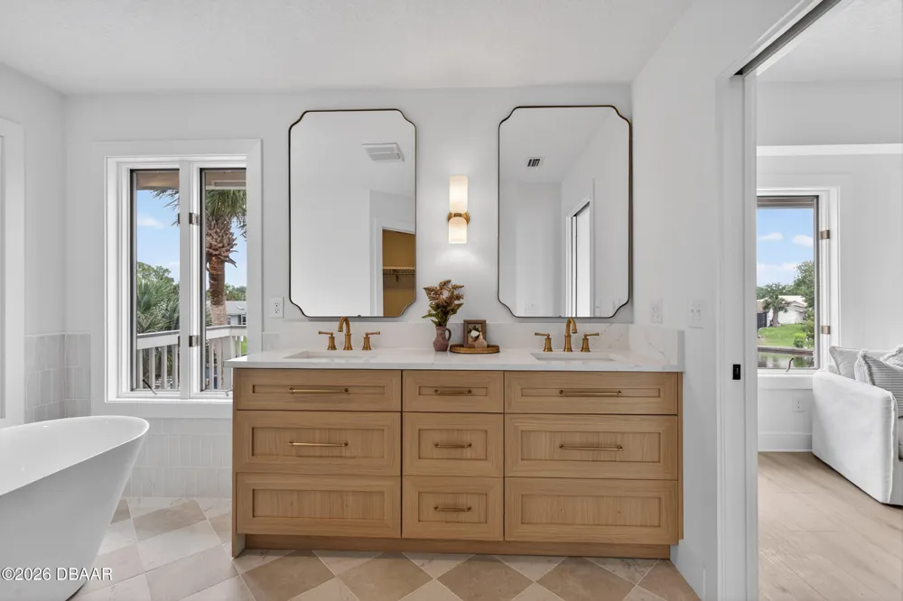 7 Chinook Court Palm Coast, FL 32137